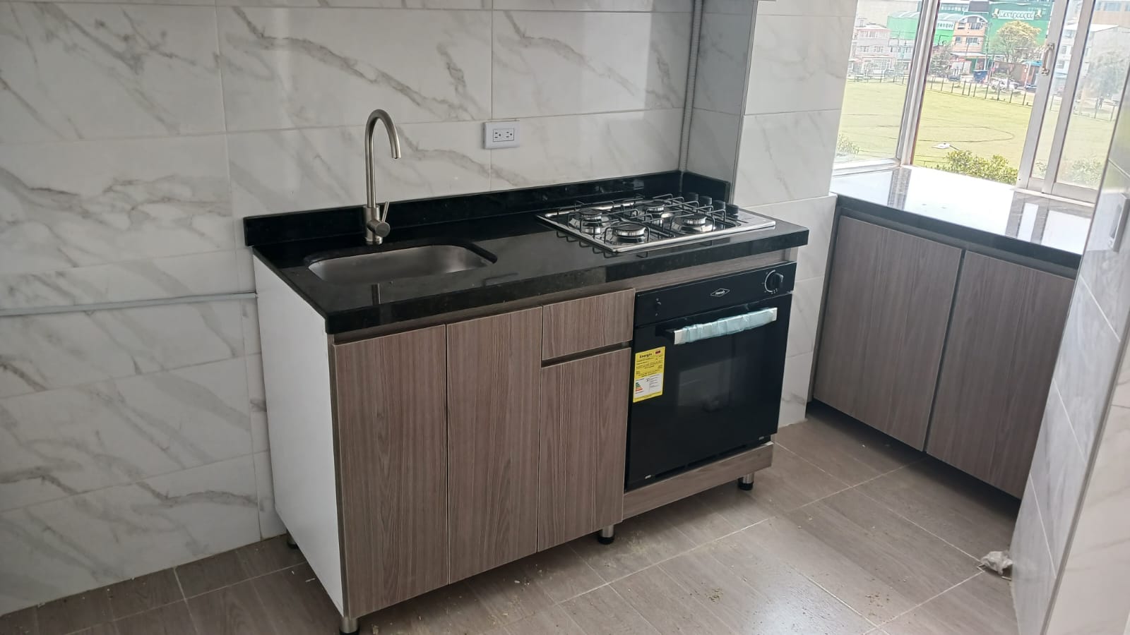 Cocina en obra gris (remodelación)